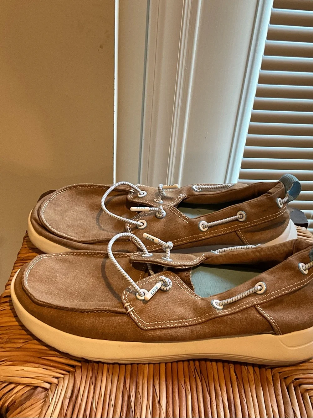 Reef Men's Tan Suede-Look Boat Shoes with White Laces size 9.5